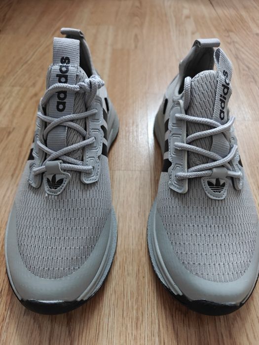 Продам новые кроссовки adidas!