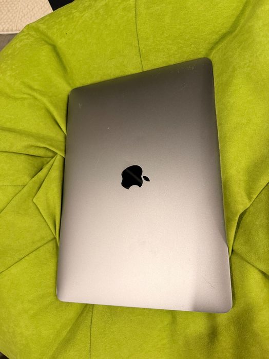 MacBook Air 13” (2019, A1932) – 8GB RAM, 512GB SSD