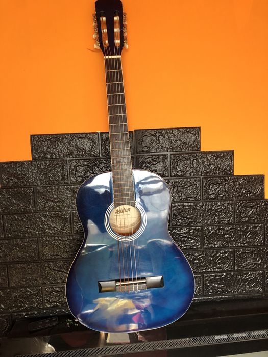 Акустична китара за дете