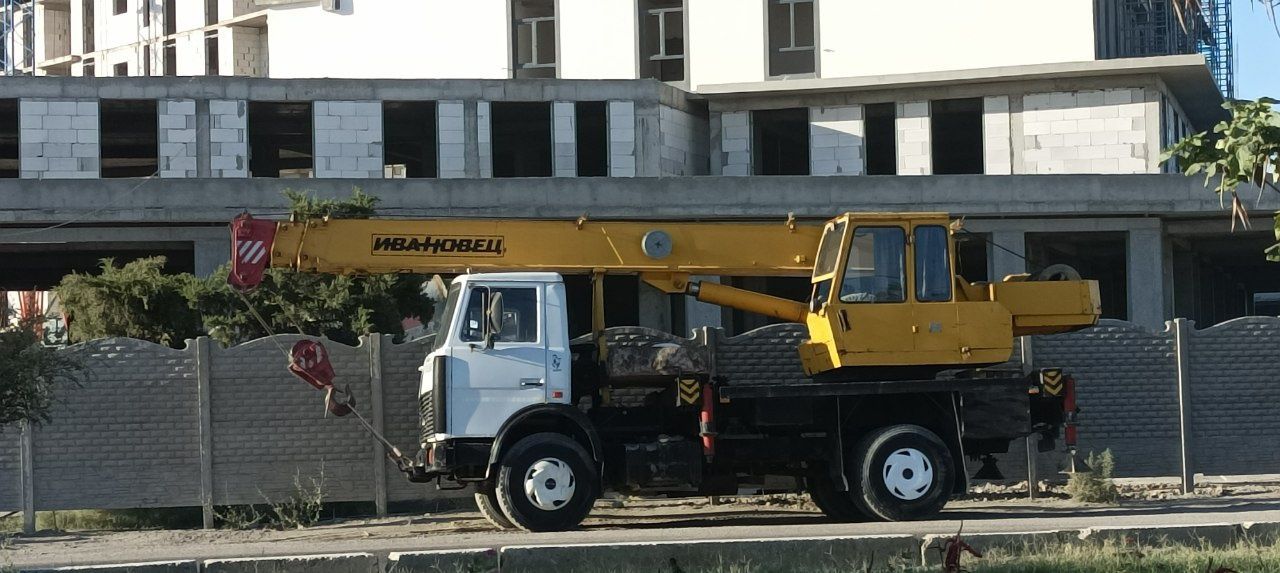 Авто кран сотилади маз турбина 16.тона 18 ст