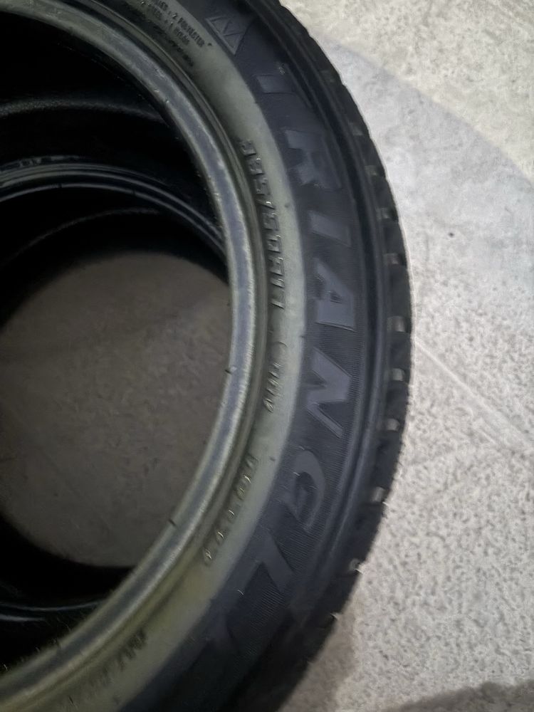 Зимние шины 225 / 50 / R17