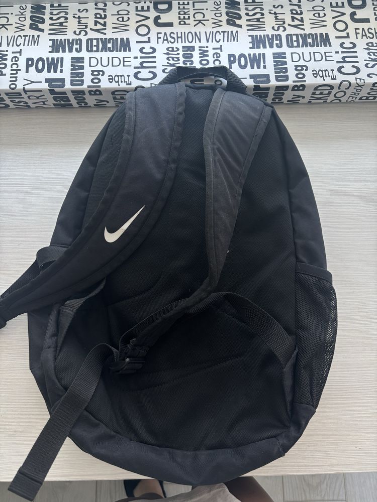 Спортна раница на Nike