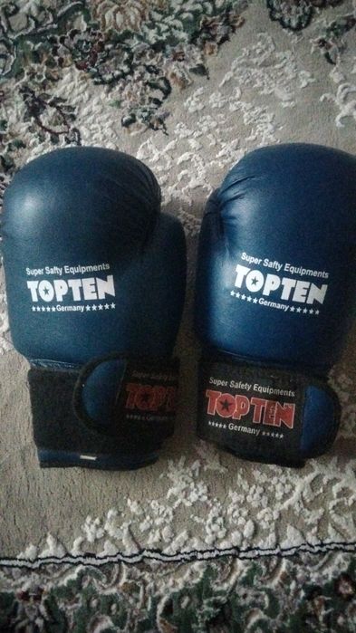 Продам боксерские перчатки