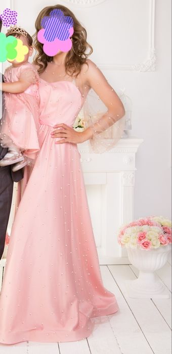 Нарядное платье на выпускной,семейное торжество