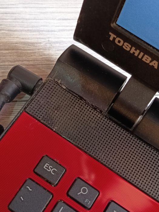 Laptop Toshiba Cu Procesor I3 Funcțional