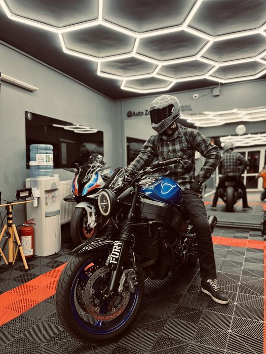 Honda X11 Custom Cafe