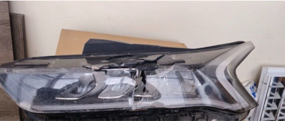 Фара левая перед