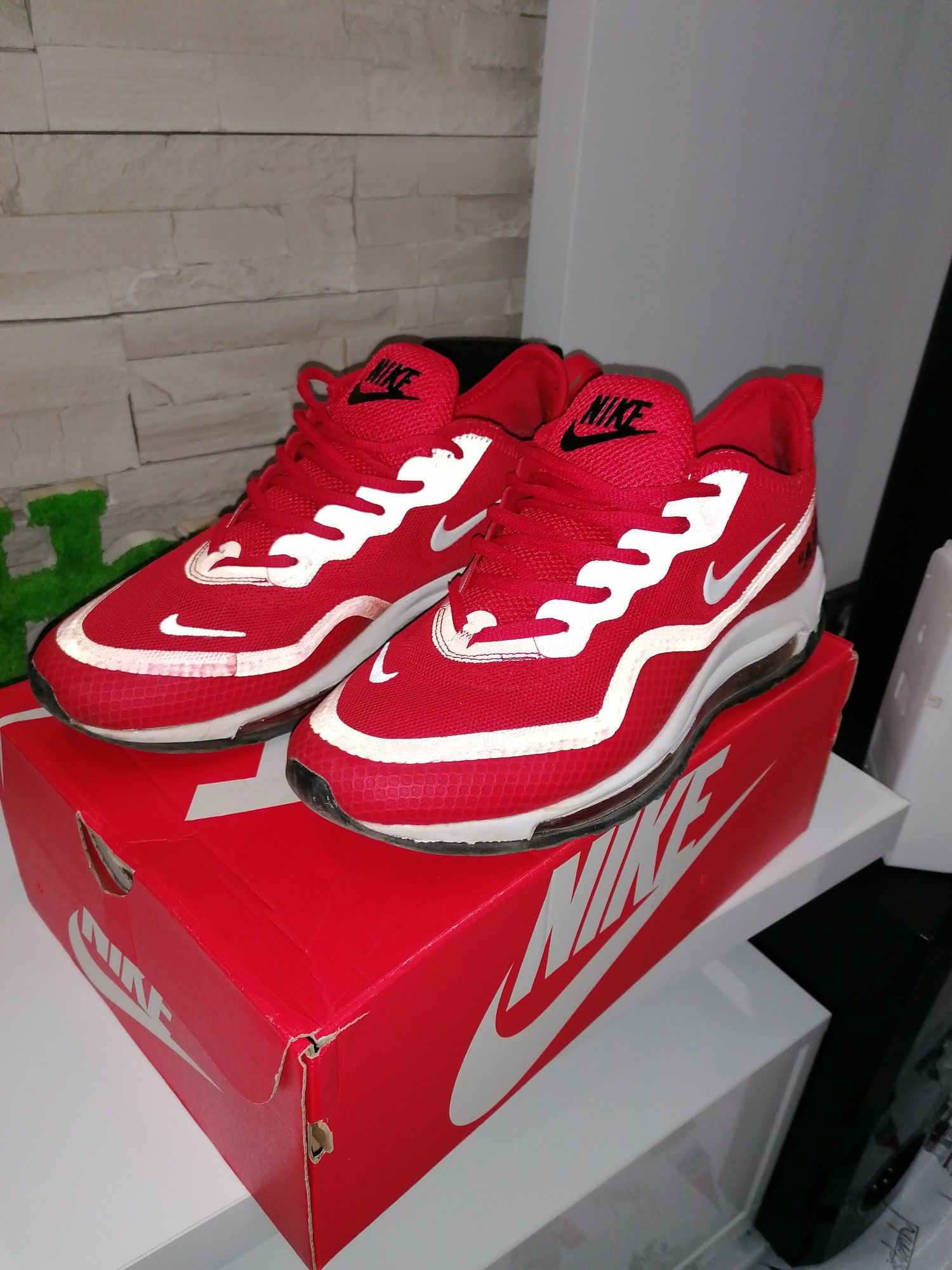 Оригинални маратонки на Nike AIR max