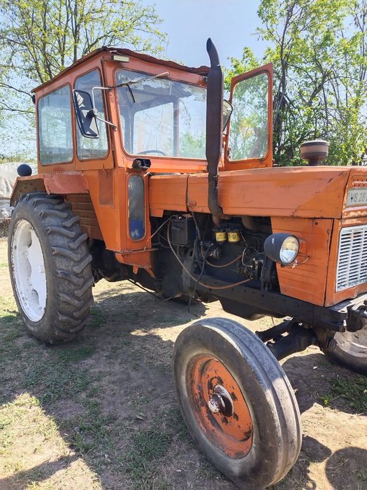 Vând tractor U650 sau schimb cu ceva mai mic
