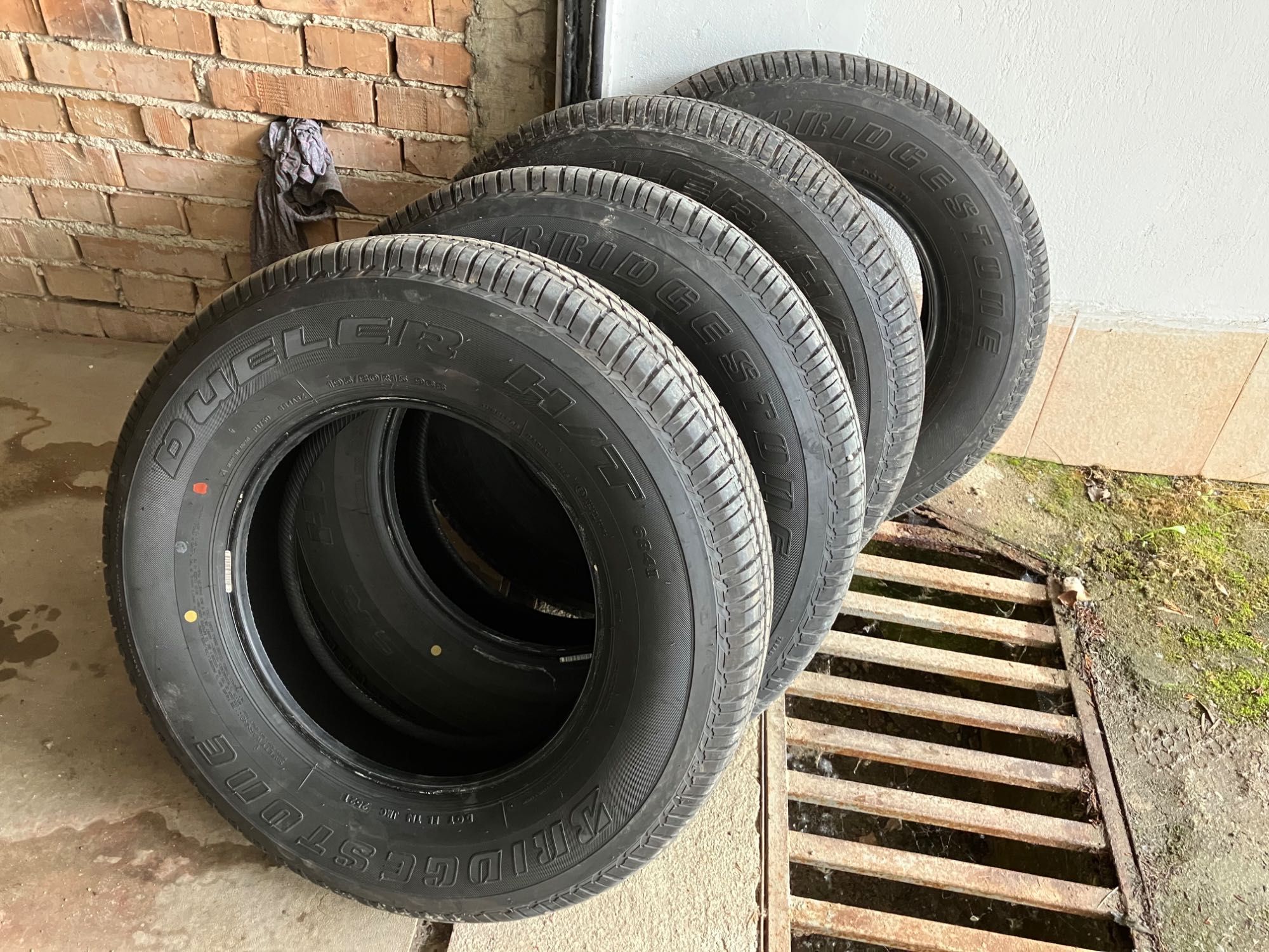 Нови гуми Bridgestone 195/80 R15