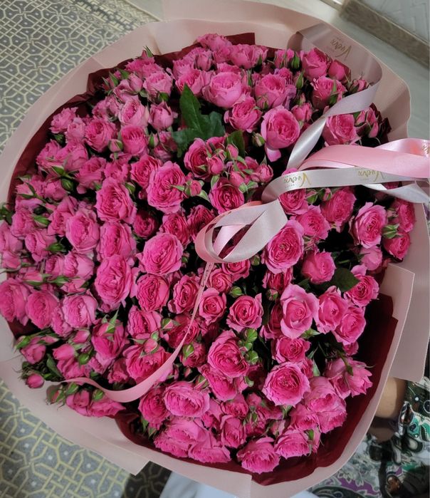 Кустовые розы букет