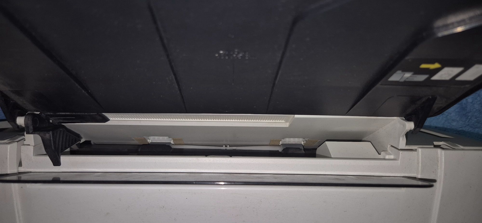Vand imprimanta HP deskjet1510+cartuș color nou