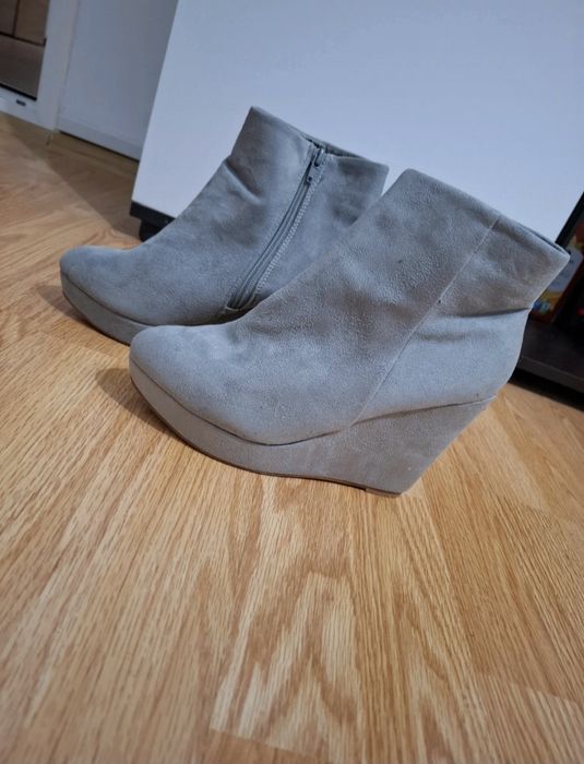 Ghetute piele intoarsa