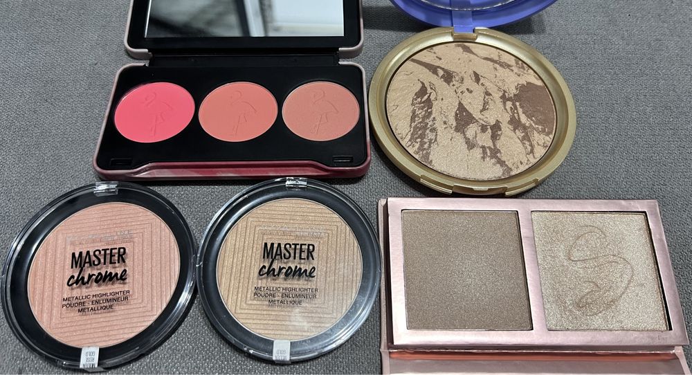 Декоративна козметика на Charlotte Tilbury, Ofra, Natasha Denona и др.