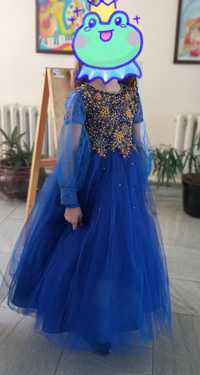Шикарное платье цвета ультрамарина, возраст от 6-10 лет