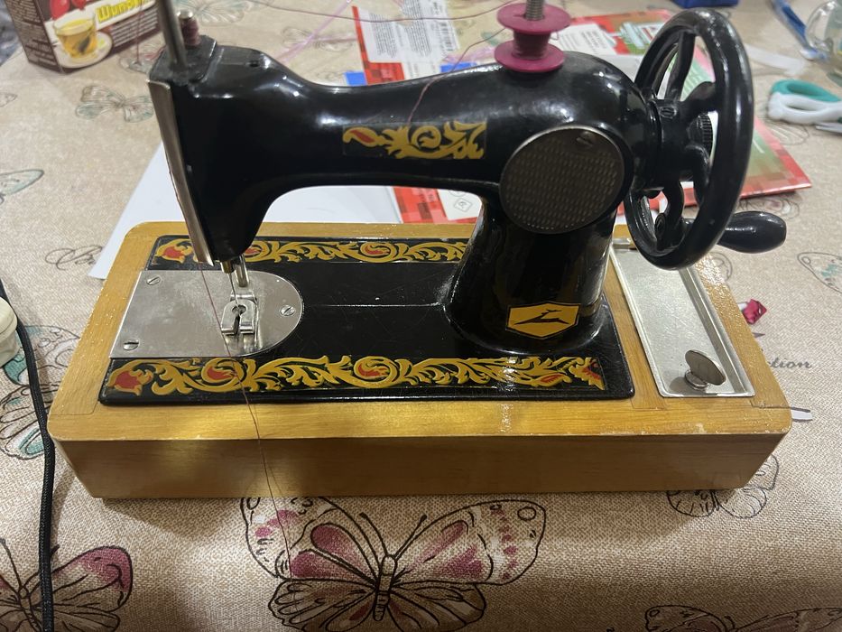 Детская швейная машинка