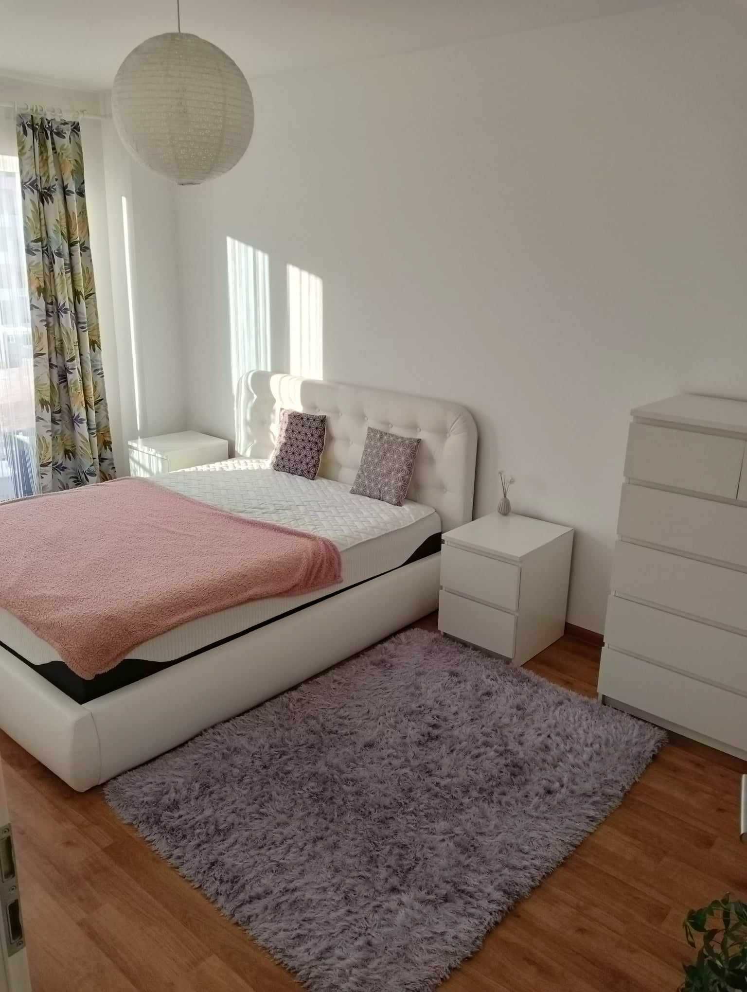 inchiriez apartament Maurer Coresi 3 camere, loc parcare si boxa