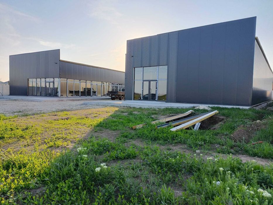 Confecționăm clădiri pe structura metalica învelite cu panouri.