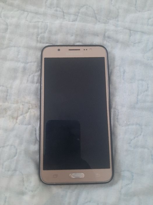 Galaxy j7⁶ в хорошем состоянии (В подарок чехол)