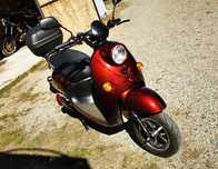 Scuter electric condus fara permis