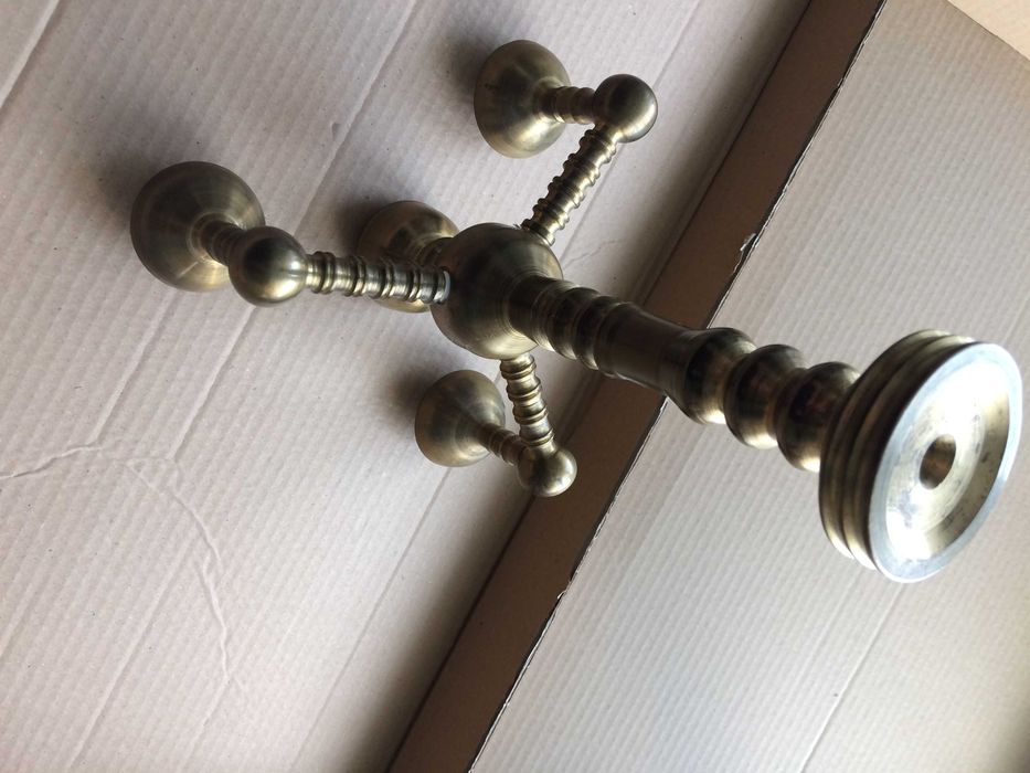 Стар свещник от месинг тежък и масивен