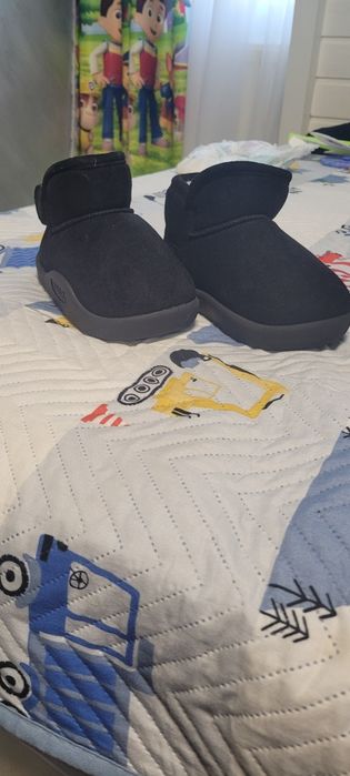 Ghetuțe tip ugg nr 25