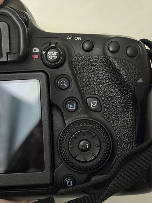 Canon EOS 6D Mark II