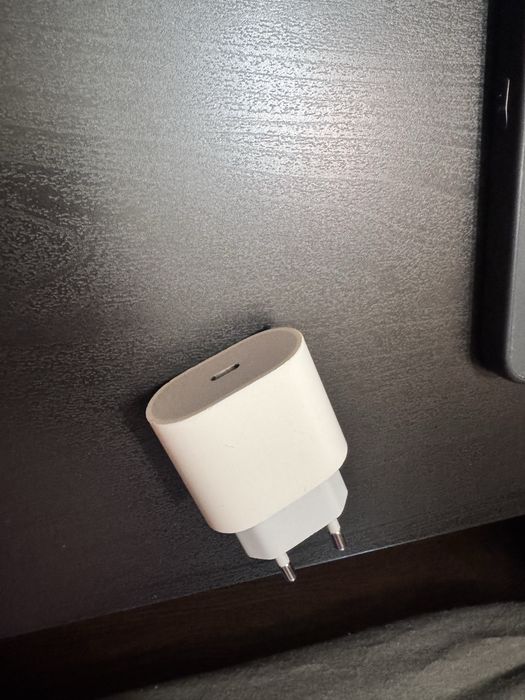 iPhone 15 pro Natural Titanium