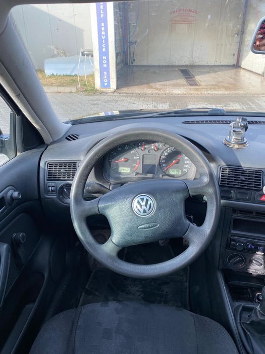 Golf 4 din 2000 1.6 benzina in stare buna masina se vinde cu fiscal.