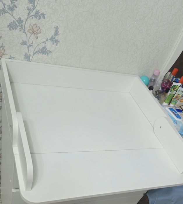 Продам пеленальный столик на комод съёмный