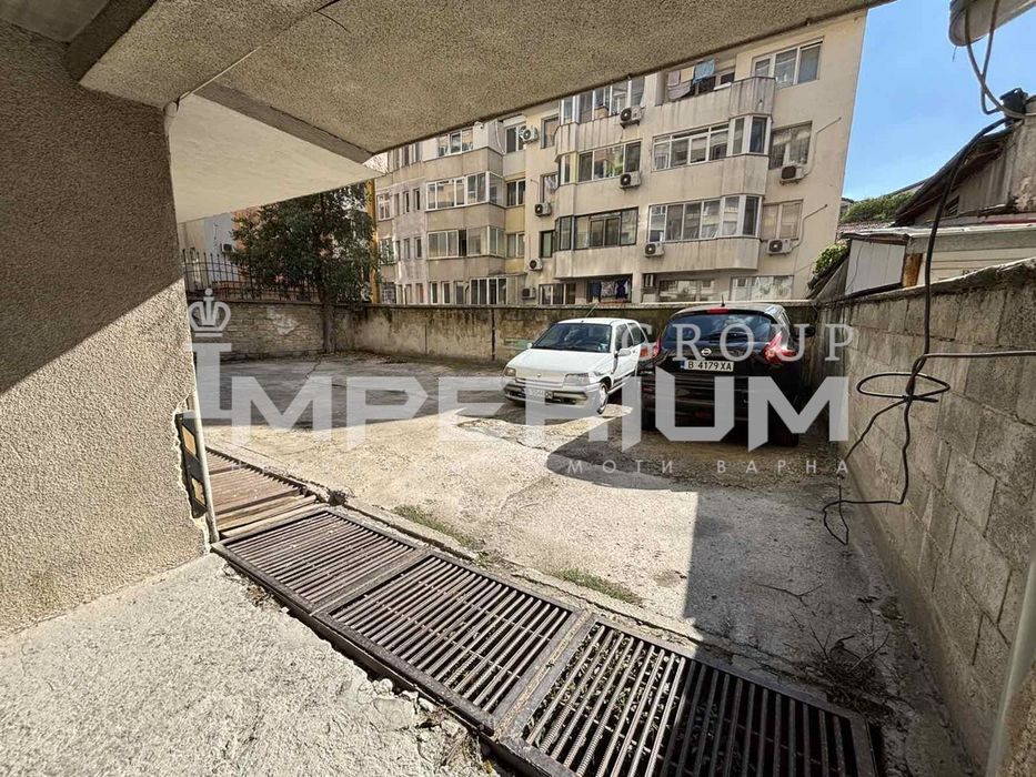 Гараж под наем в района на Лятно кино Тракия, гр. Варна ТОК, ВОДА, КА