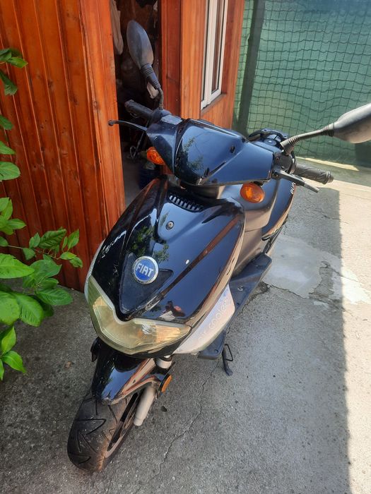 Vând scuter 125 cm mania!