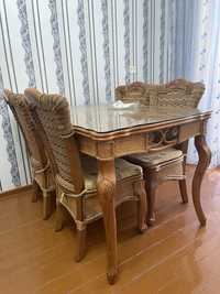 Продается стол со стульями из натурального ротангого дерева