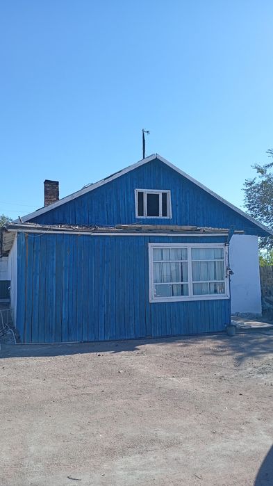 Продоется Дом Аэропорт  Грп+500 гектар земельный участок