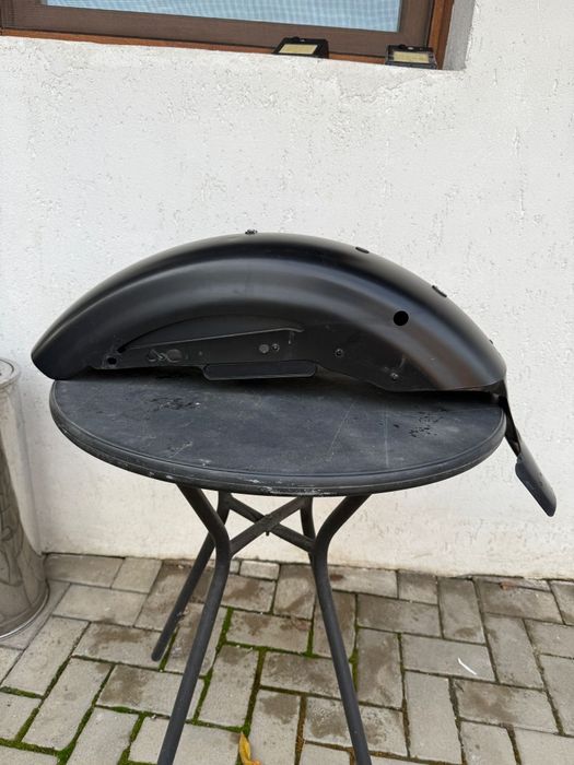 Vând aripă Harley Davidson