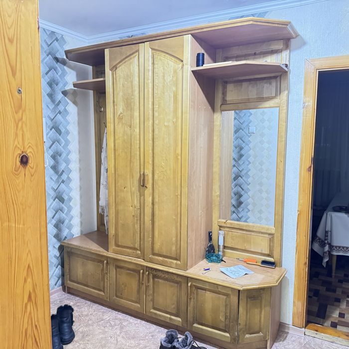 Продам шкаф для прихожей