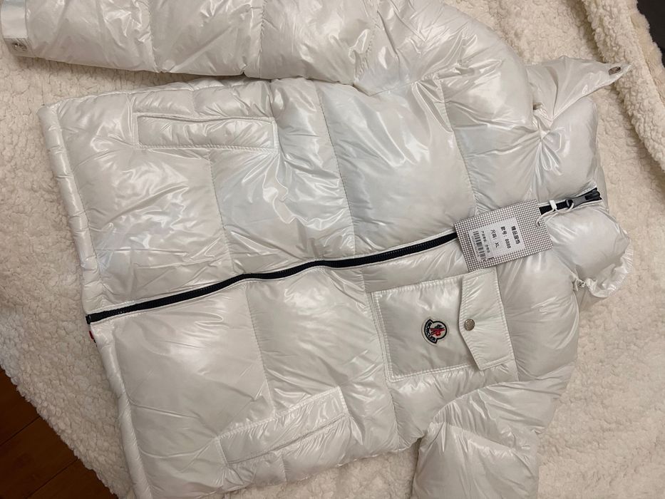 Куртки новые Moncler