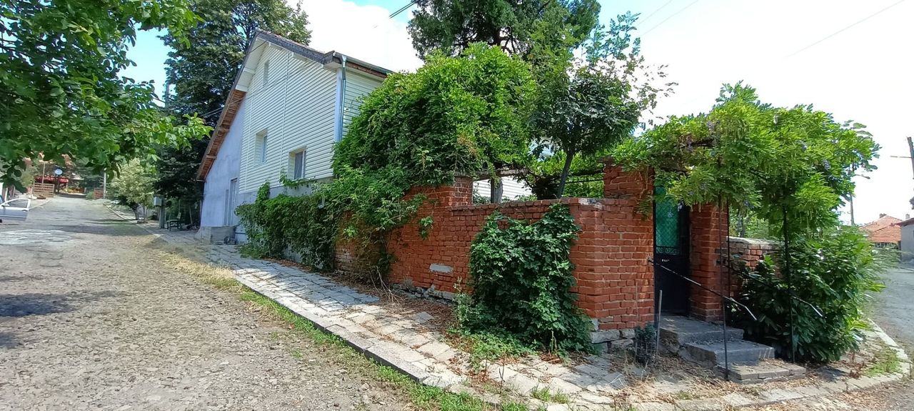 Продава се Къща в с. Подвис, Област Бургас - 188 кв.м за 373 €/кв.м - Снимка #2