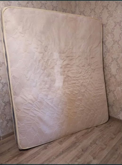 Продается матрас в хорошем состоянии двух спалка