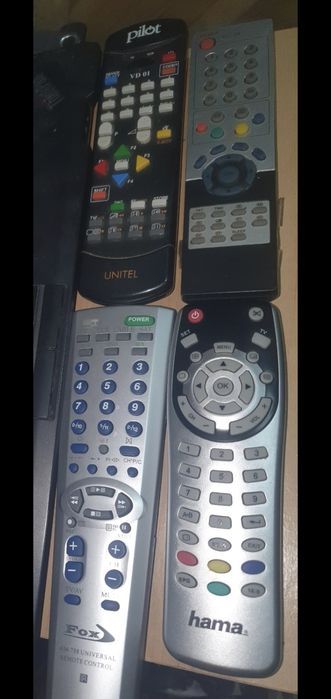 Telecomanda universala 4 telecomenzi TV Televizor DVD BluRay HiFi etc