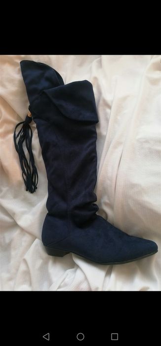 Нови велурени чизми