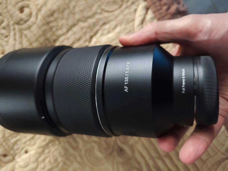Obiectiv Samyang 135mm f/1.8 Sony FE nou garantie F64