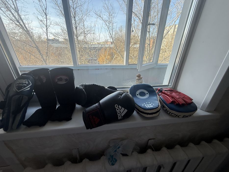 Продам боксерский набор на 6-10лет