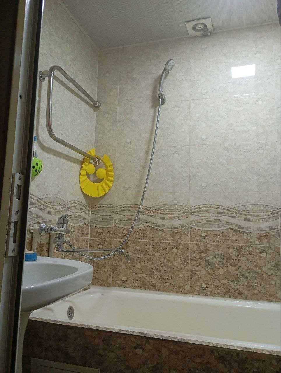 СРОЧНО !!! Продается квартира в Яшнабаде 2/2/5 (60 кв/м ) Авиасозлар 1