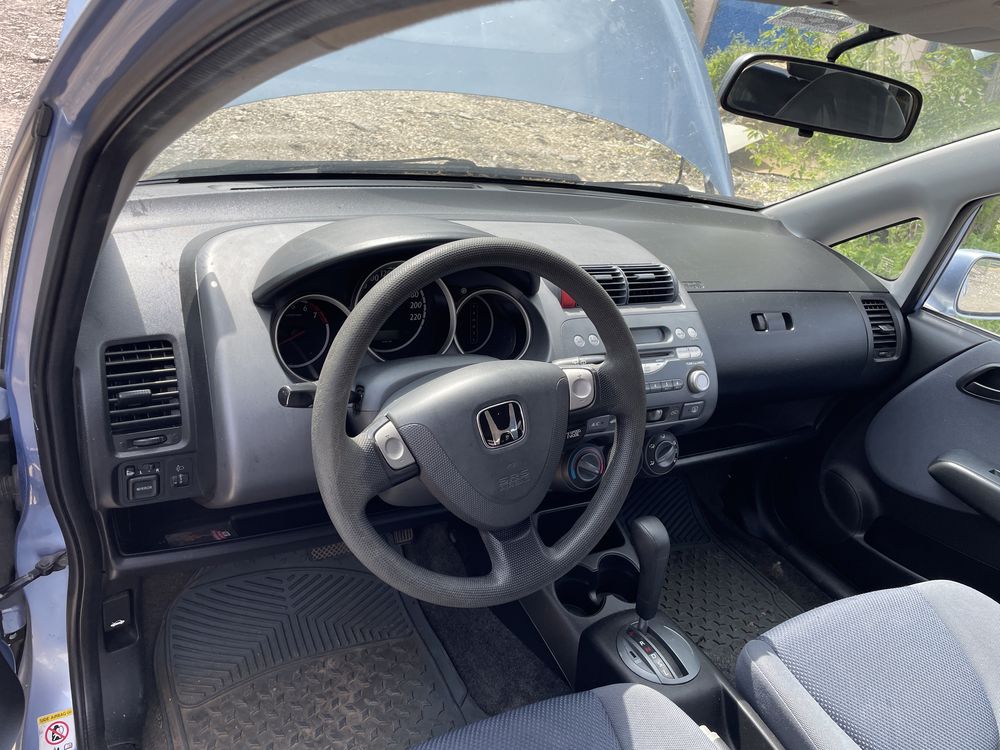 Honda Jazz 2003 1.4 на части