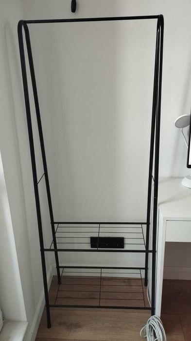 Вешалка металлическая напольная для одежды