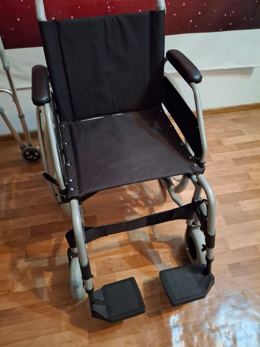 Продам инвалидную коляску