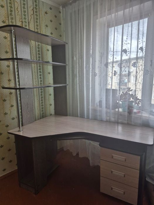 Продам стол компьютерный