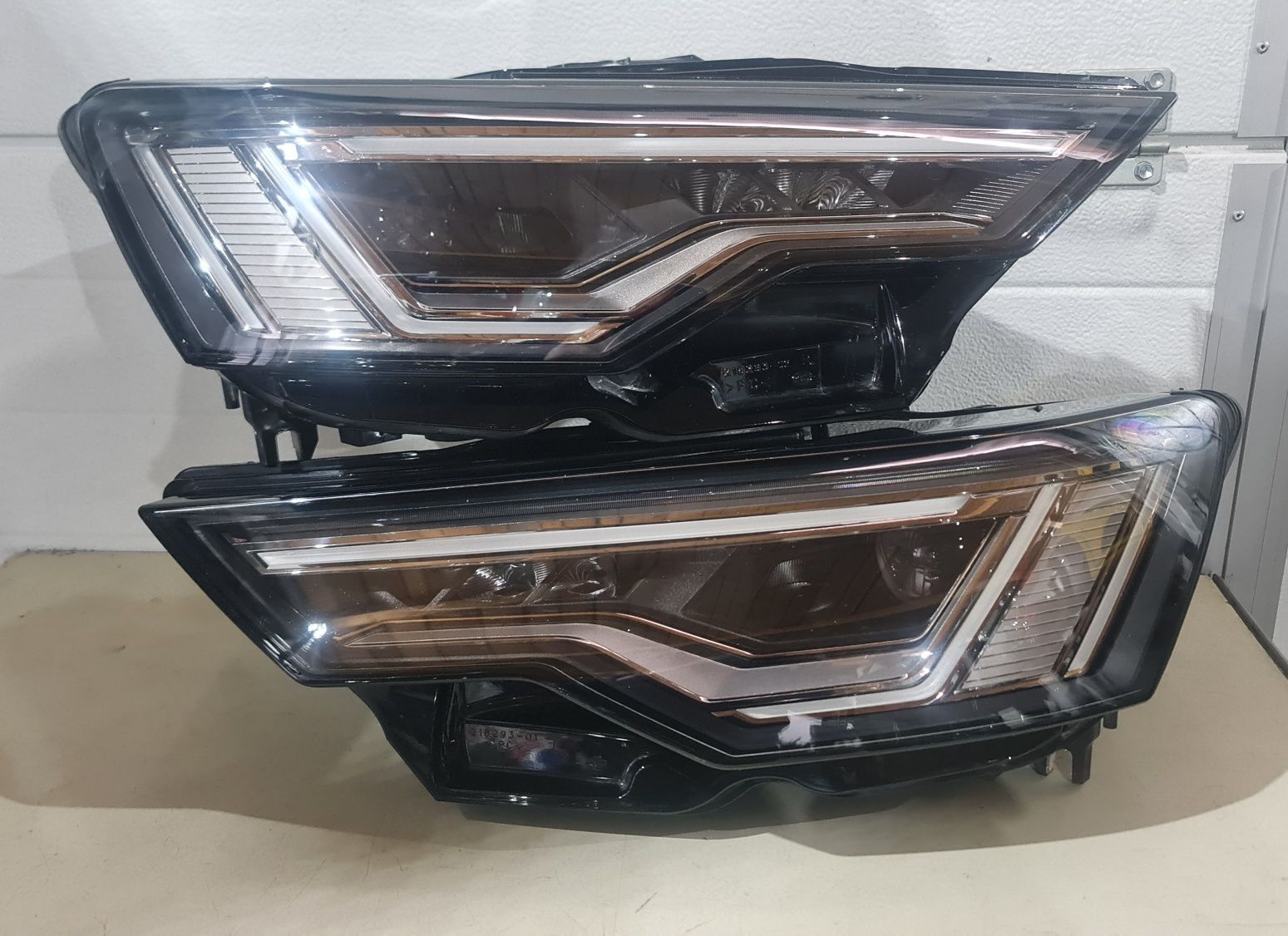 Far stanga dreapta Audi A6 S6 C8 LED MATRIX Europa 4K0941039 4K0941040