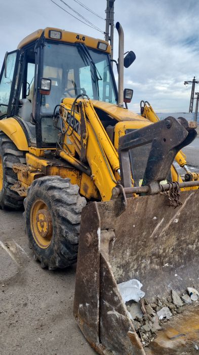 Dezmembrez jcb 3cx